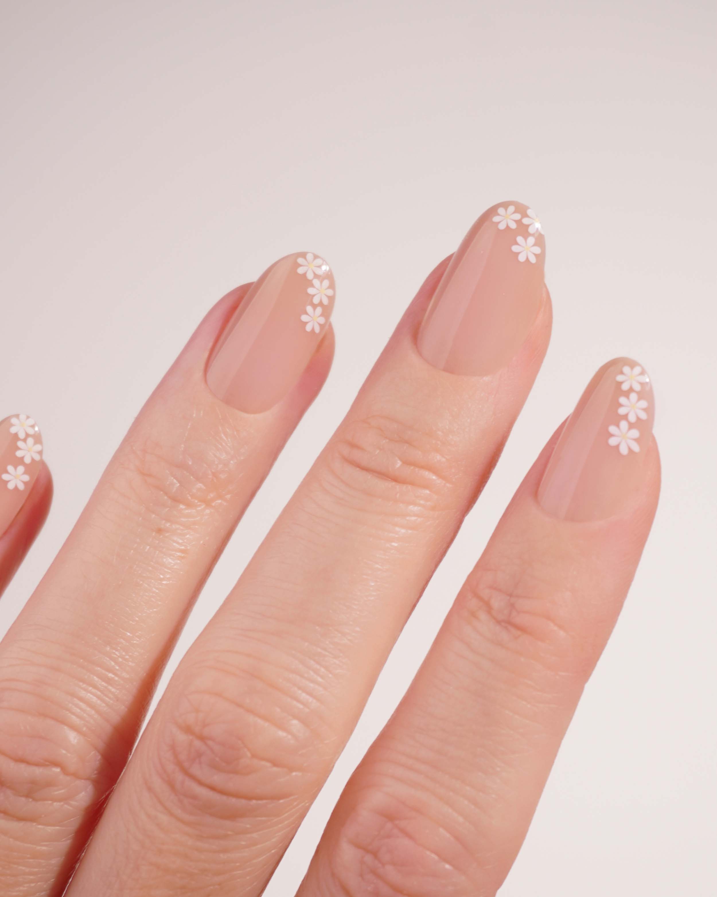 Flower Power Medium Round Soft Gel Press Ons - Doonails Netherlands
