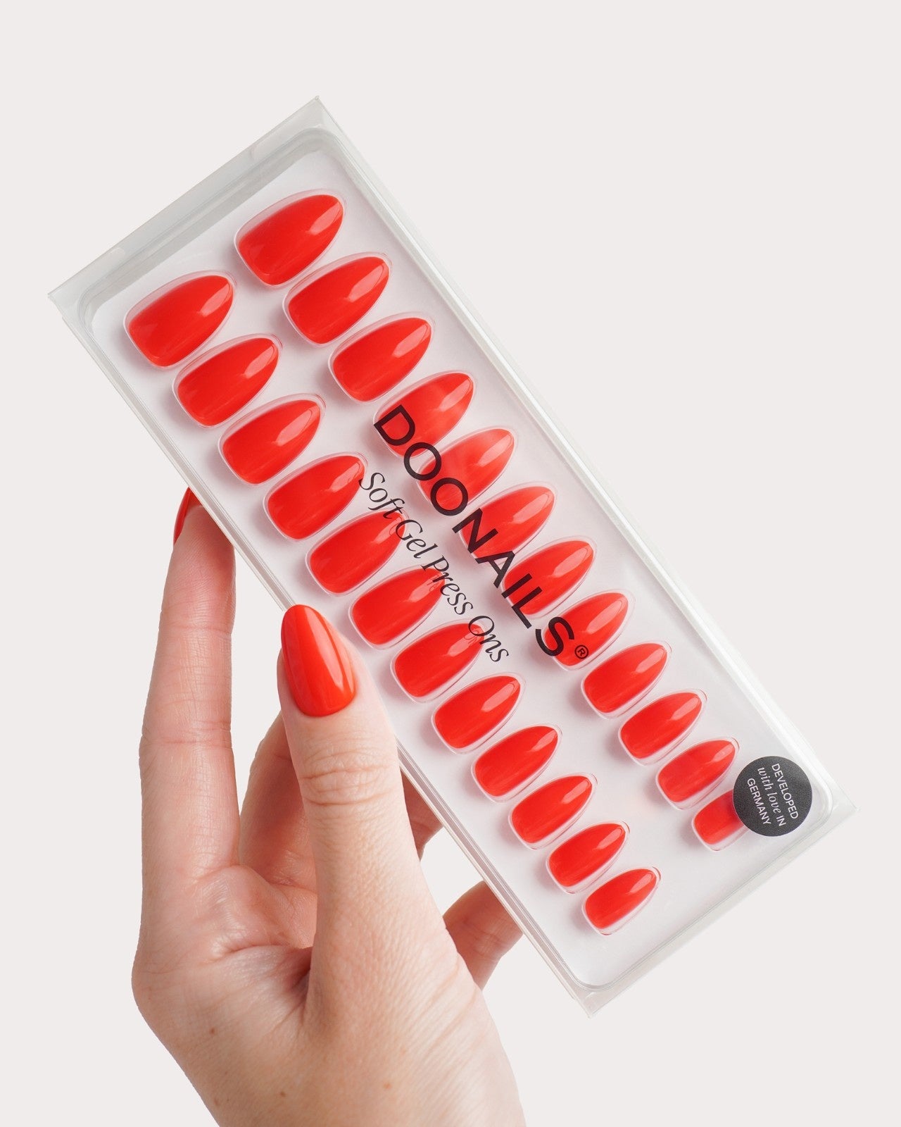 On Fire Short Almond Soft Gel Press Ons - Doonails Netherlands