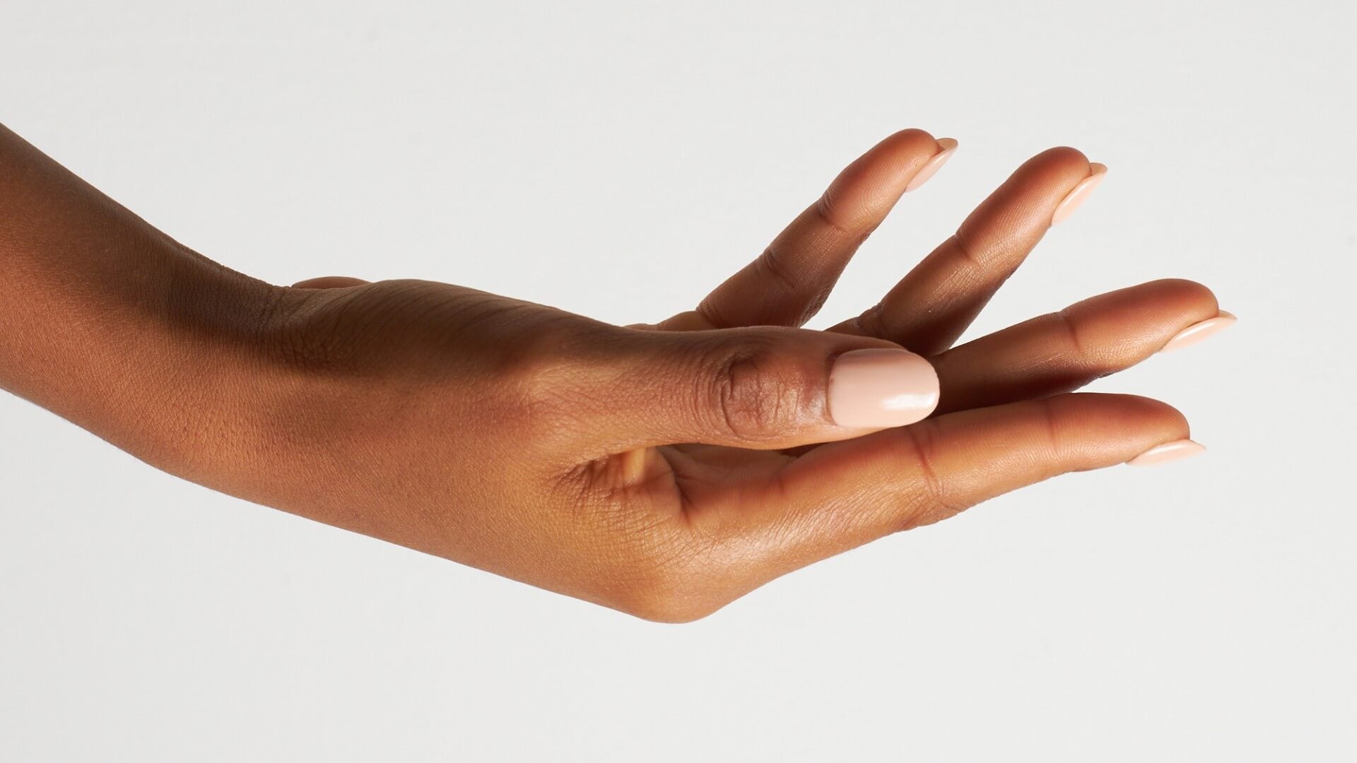 Scheuren en chippen? No, thanks! Waar je op moet letten bij je manicure - Doonails Netherlands