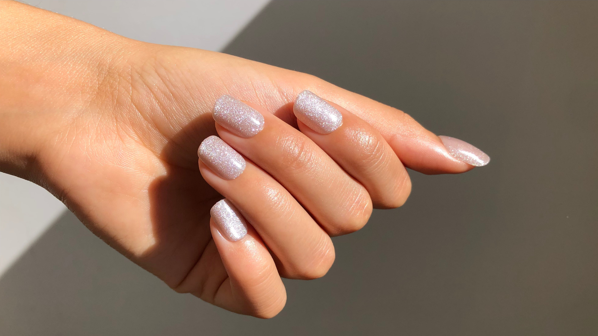 Soft Glitter Nudes - Natuurlijk glanzende nagels
