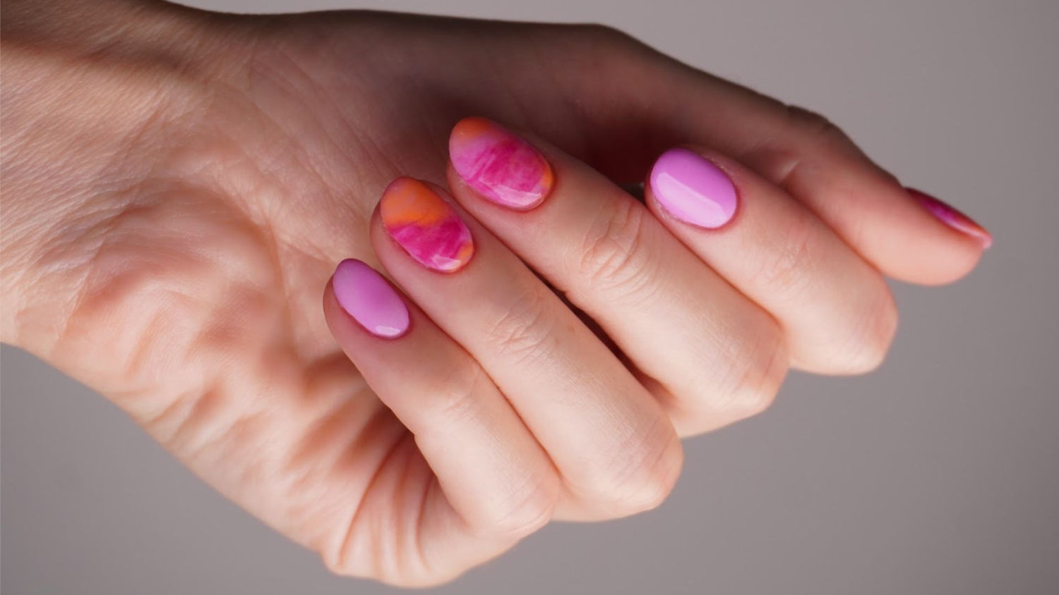 Zodiac nails: nageldesigns voor de sterrenbeelden van de zomer