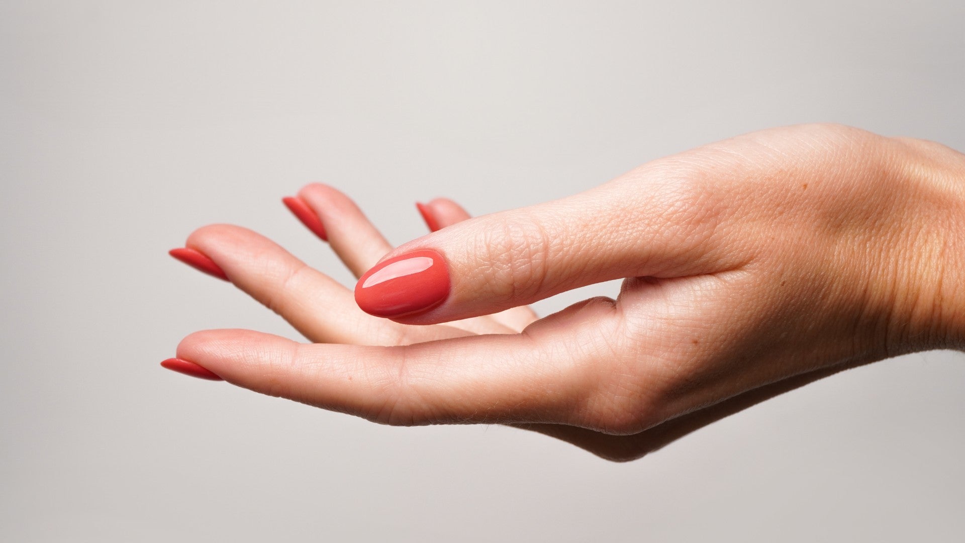 Geen nagelbijten meer: waarom Dipping Powder hier kan helpen - Doonails Netherlands