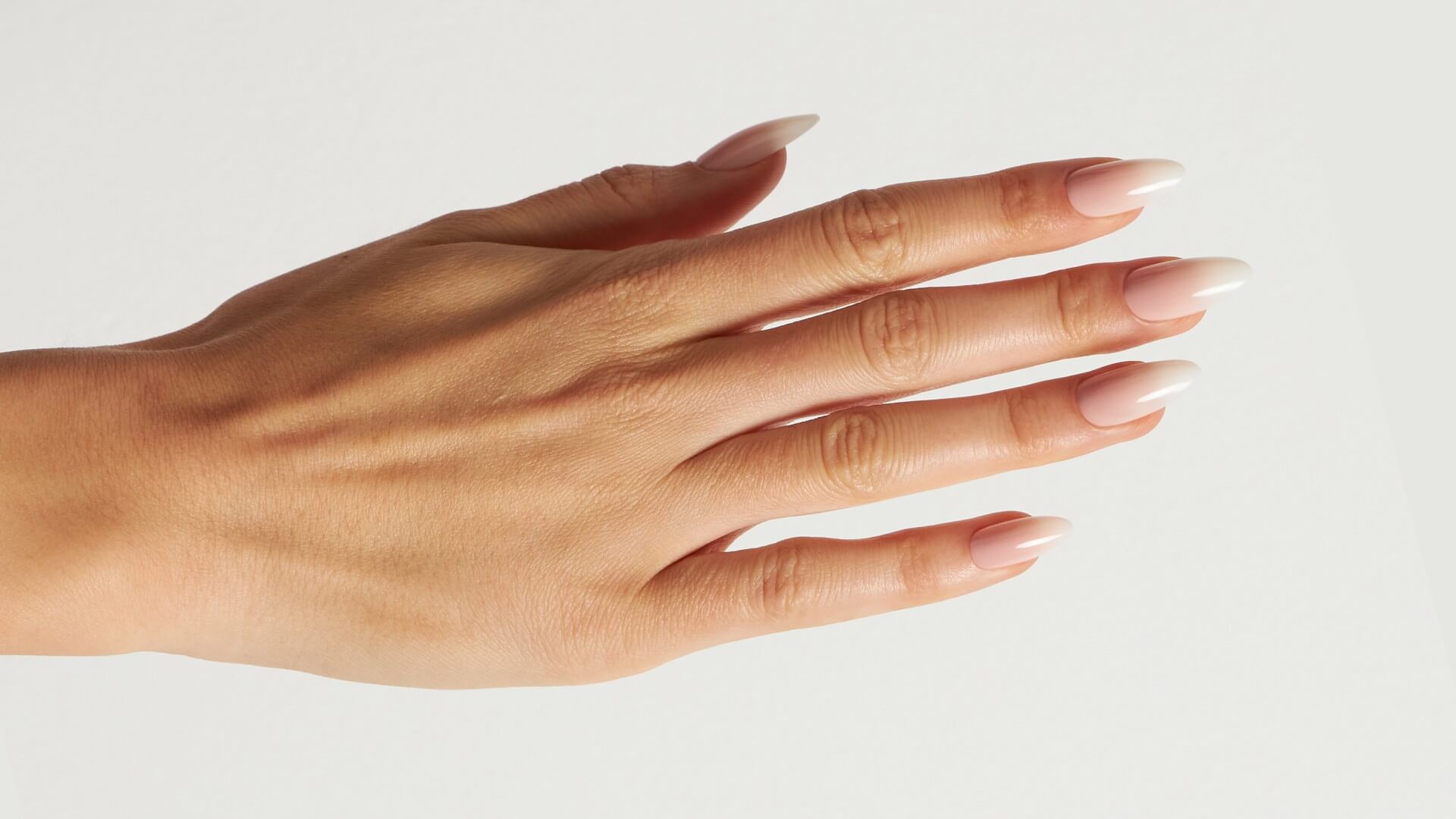 Babyboomer nails: zo zit je altijd goed - Doonails Netherlands