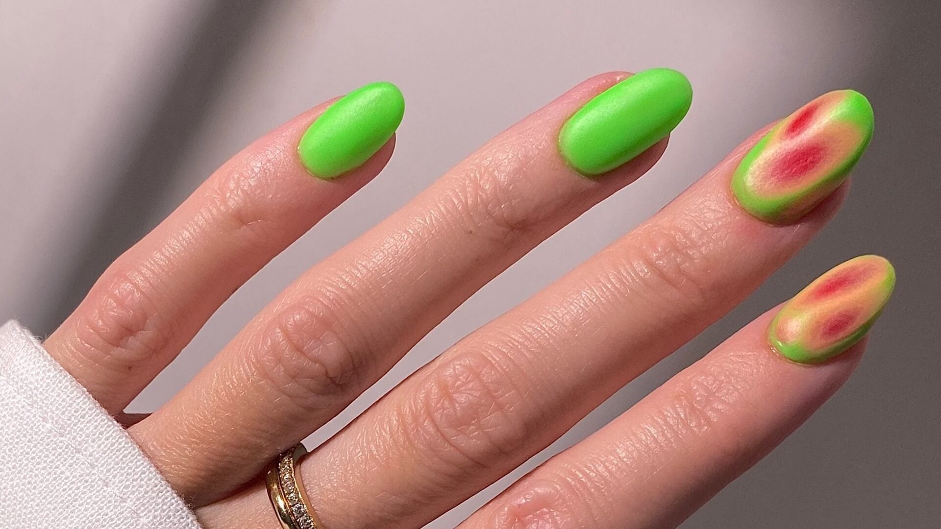 Nagels in neon-look - Doonails Netherlands