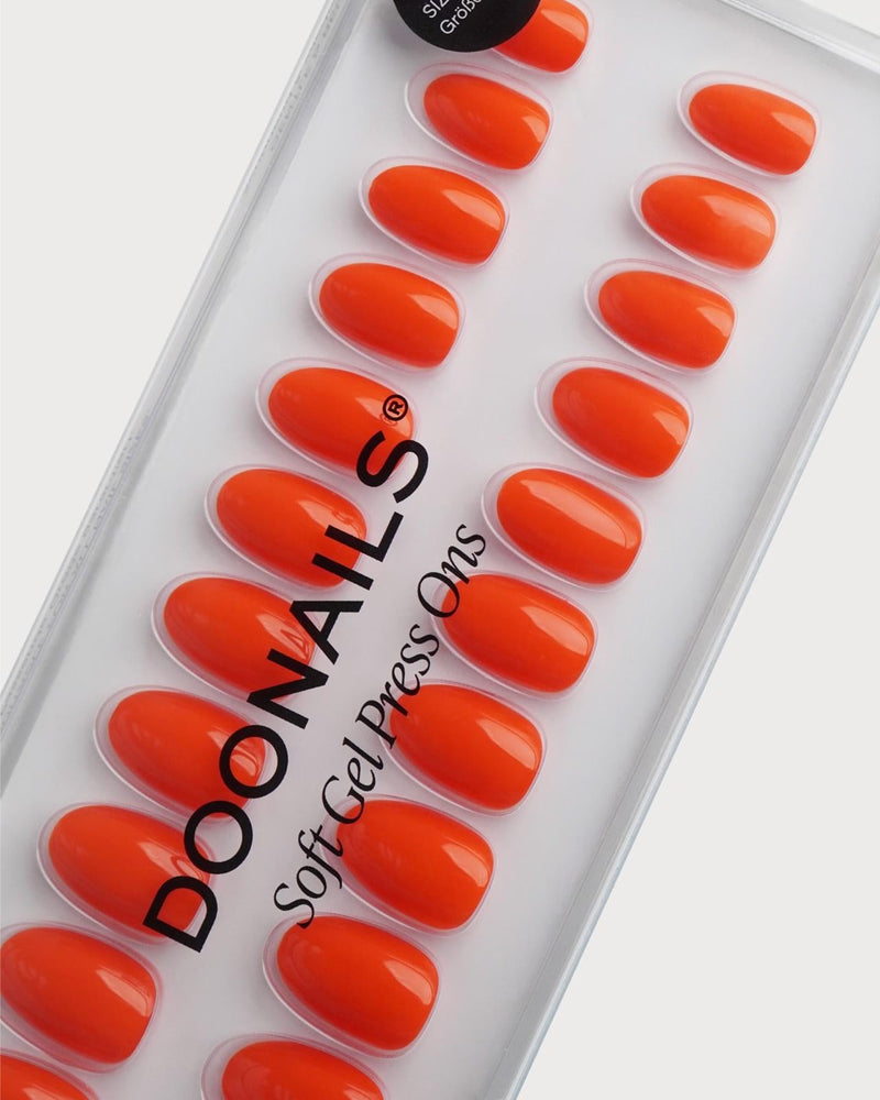 Dolce Vita Short Round Soft Gel Press Ons