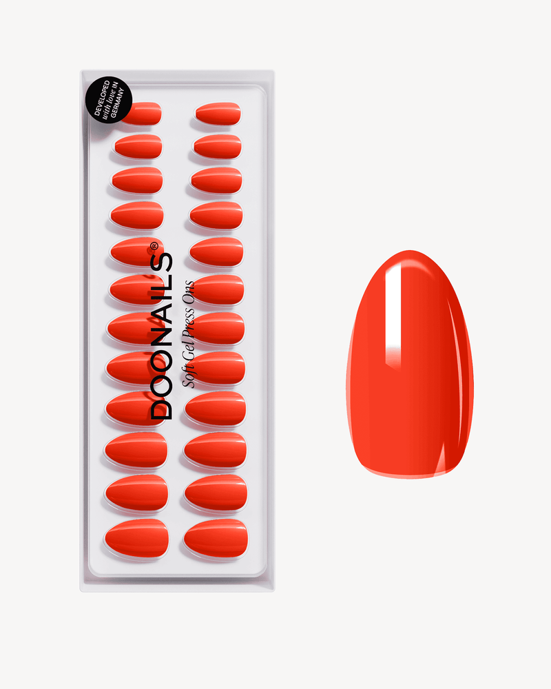 On Fire Short Almond Soft Gel Press Ons - Doonails Netherlands