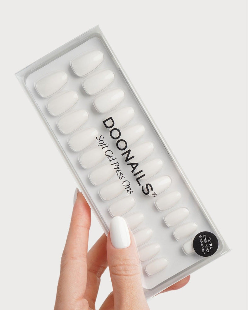 Snow White Medium Round Soft Gel Press Ons