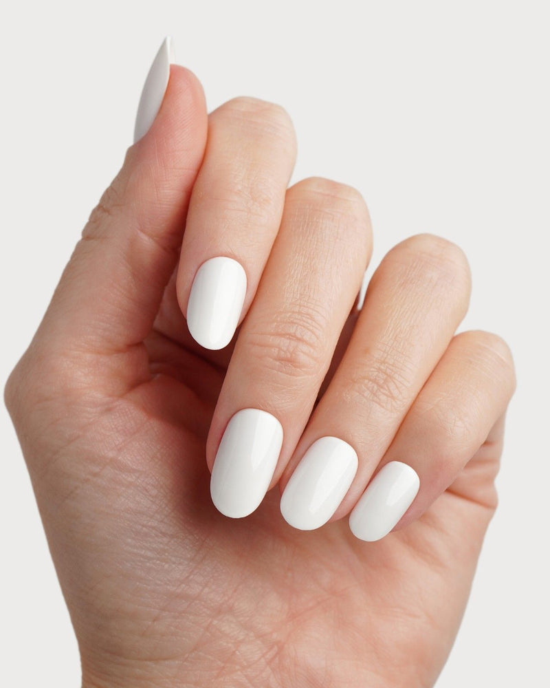 Snow White Medium Round Soft Gel Press Ons