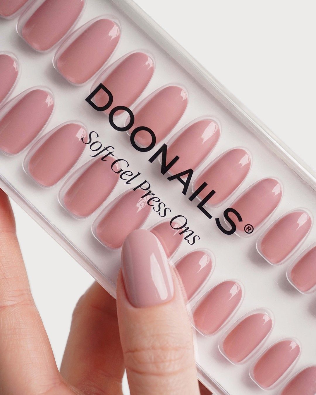 Valentine Crush Medium Round Soft Gel Press Ons - Netherlands