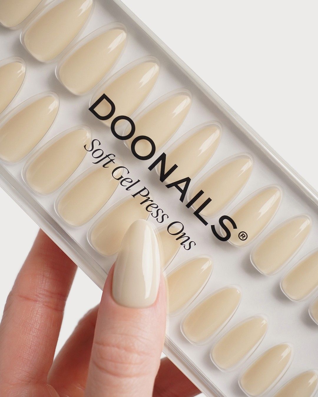 Vanilla Medium Almond Soft Gel Press Ons - Netherlands