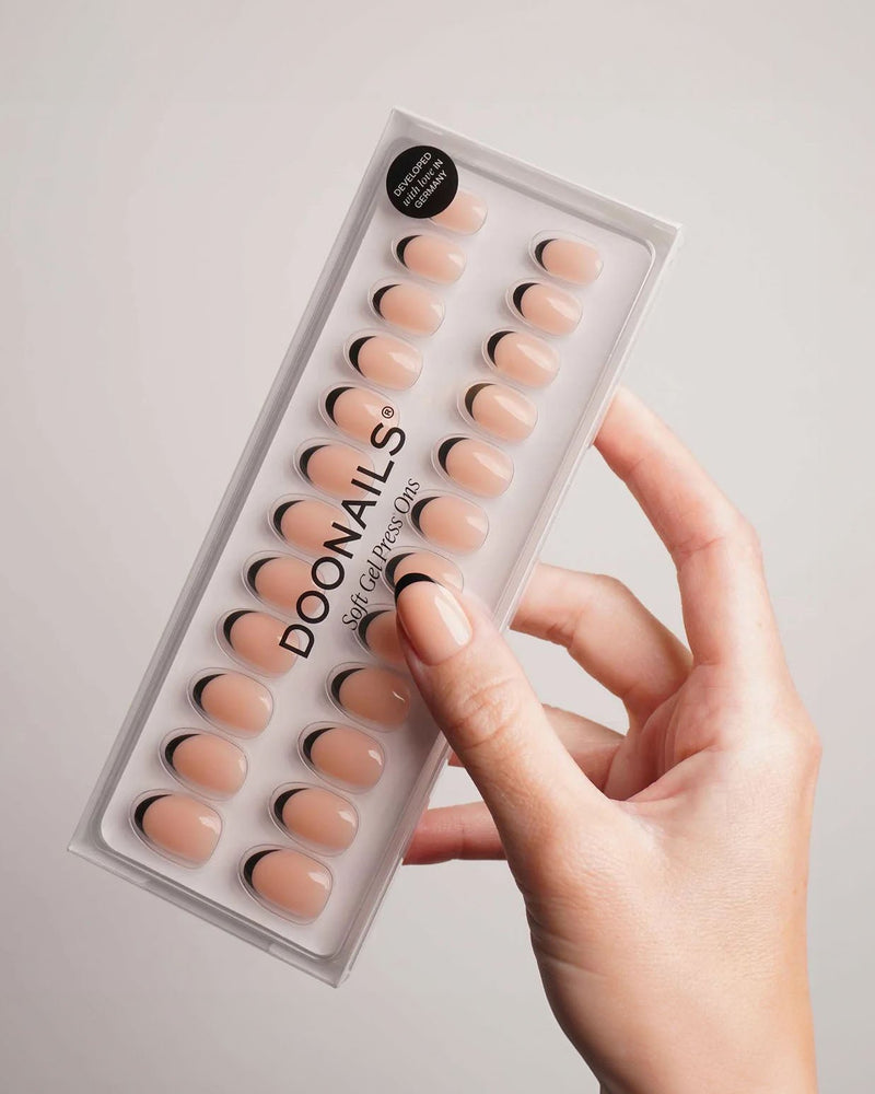 Black French Short Round Soft Gel Press Ons - Doonails Netherlands