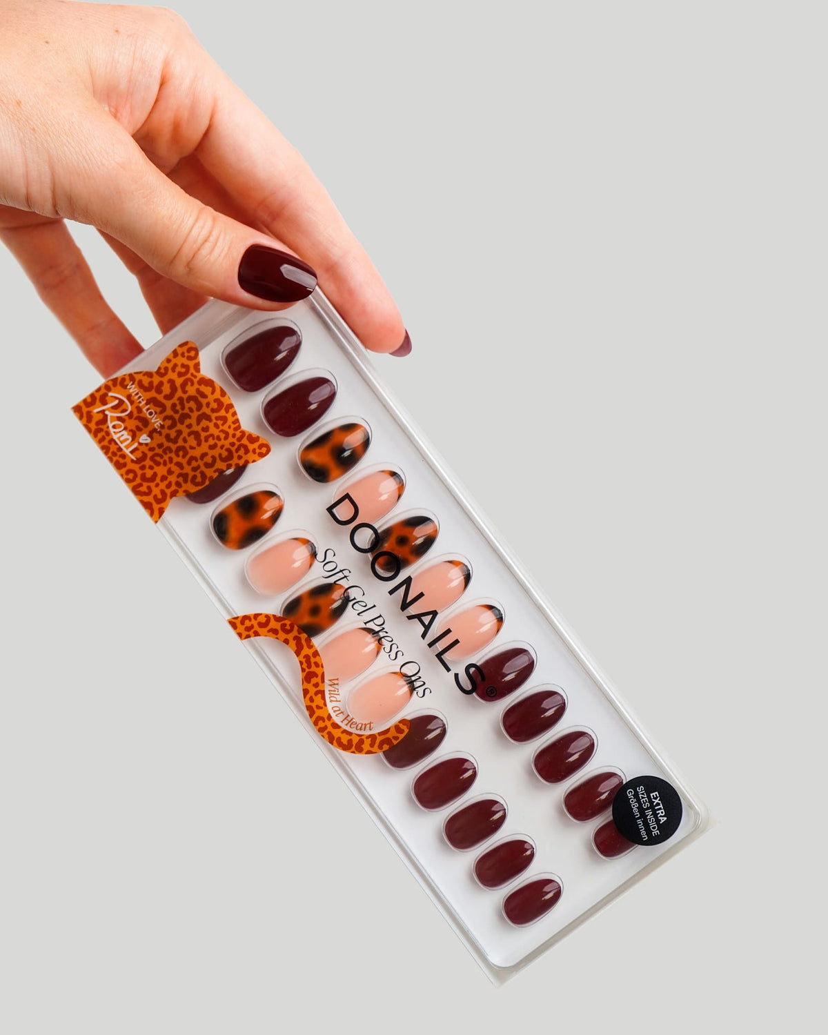 Leo Love Short Round Soft Gel Press Ons