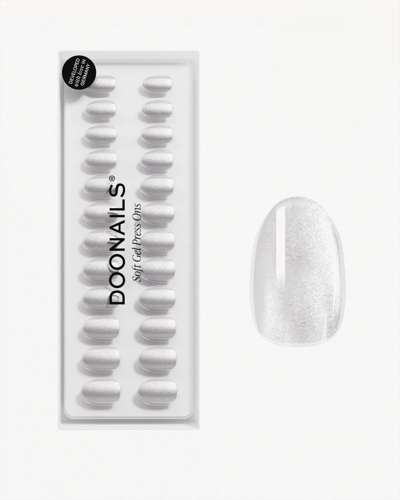 White Cat Eye Short Round Soft Gel Press Ons - Doonails Netherlands