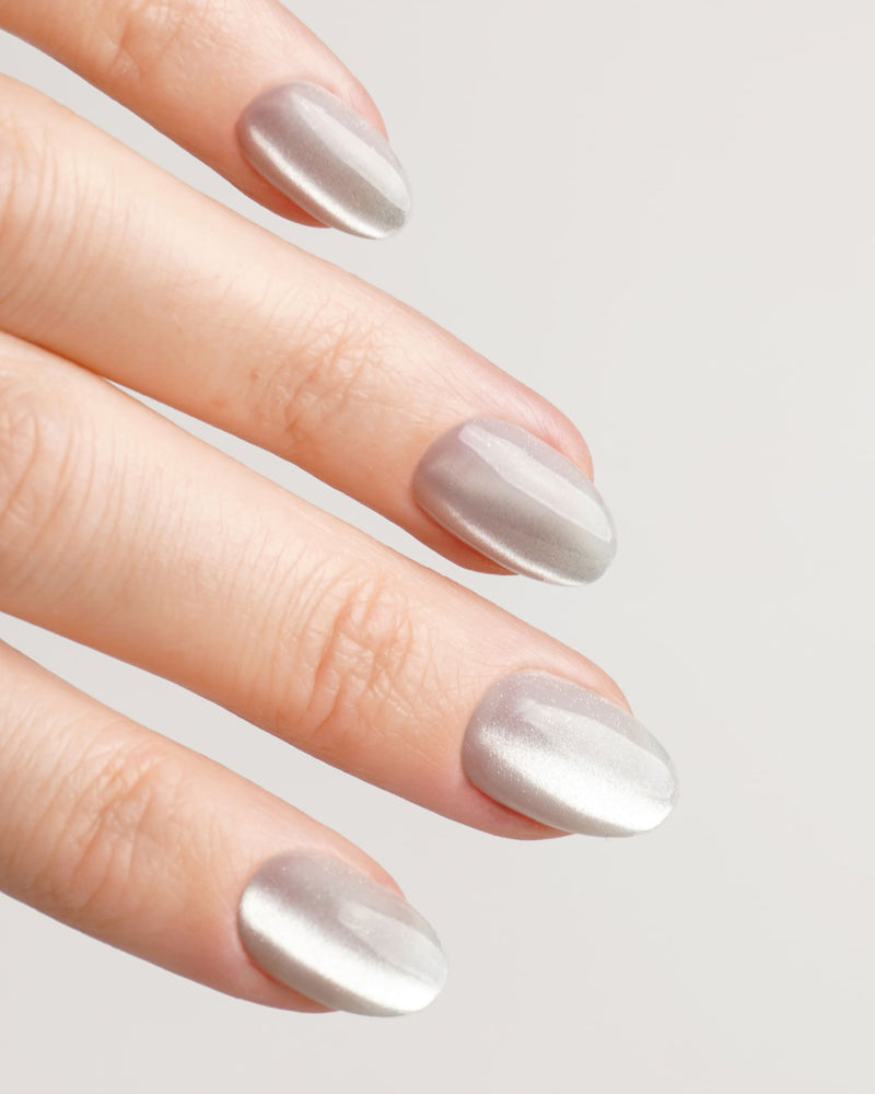 White Cat Eye Short Round Soft Gel Press Ons - Doonails Netherlands