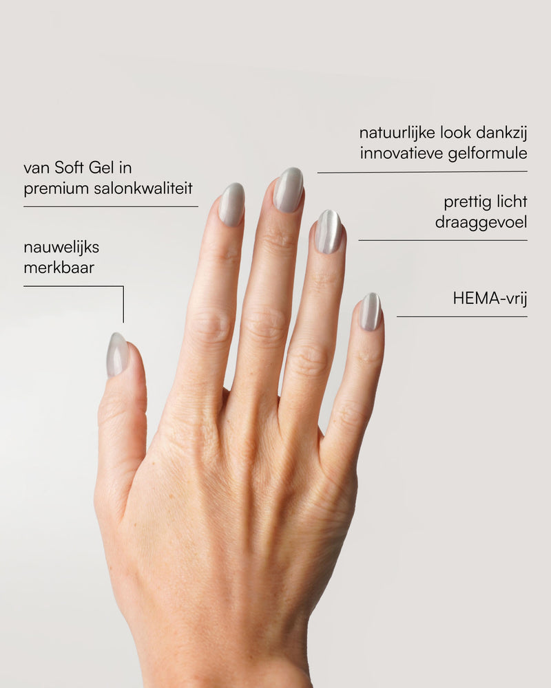 White Cat Eye Short Round Soft Gel Press Ons - Doonails Netherlands