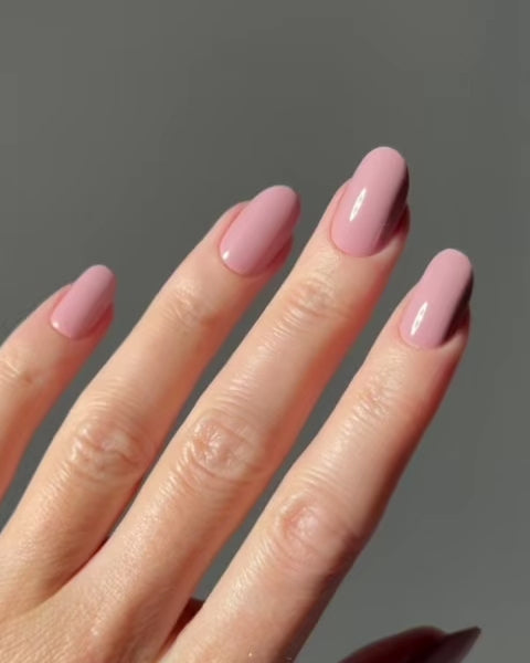 Valentine Crush Medium Round Soft Gel Press Ons - Netherlands